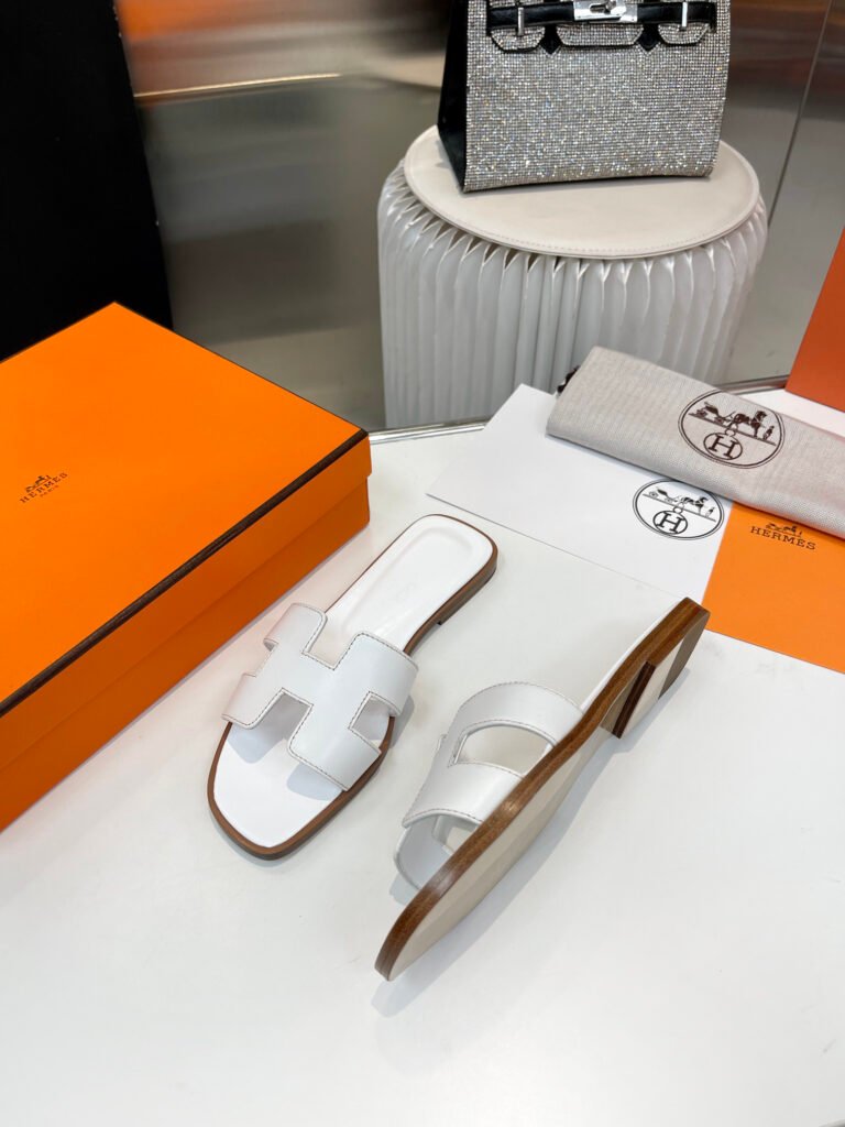 Hermès Unisex Slides detail 1