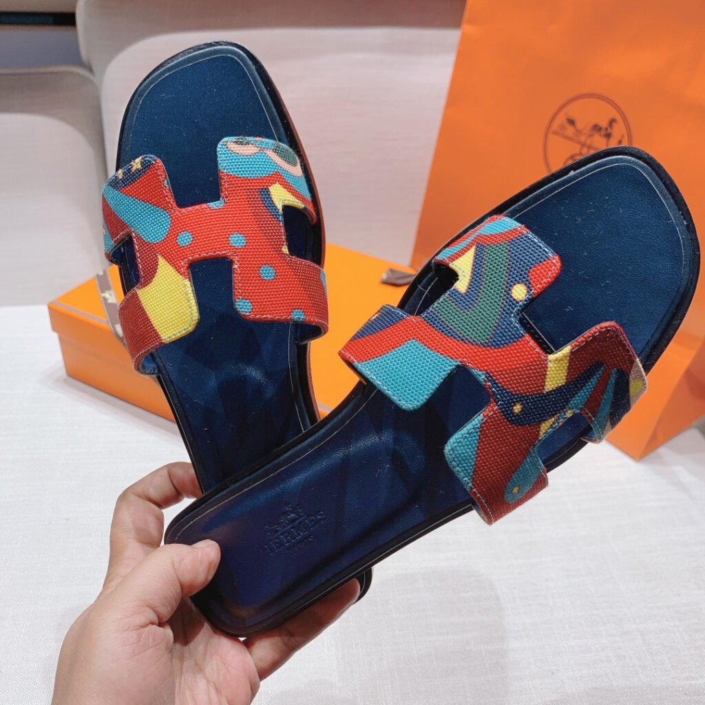 Hermès Unisex Slides detail 1