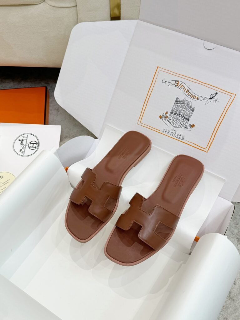 Hermès Unisex Slides detail 1