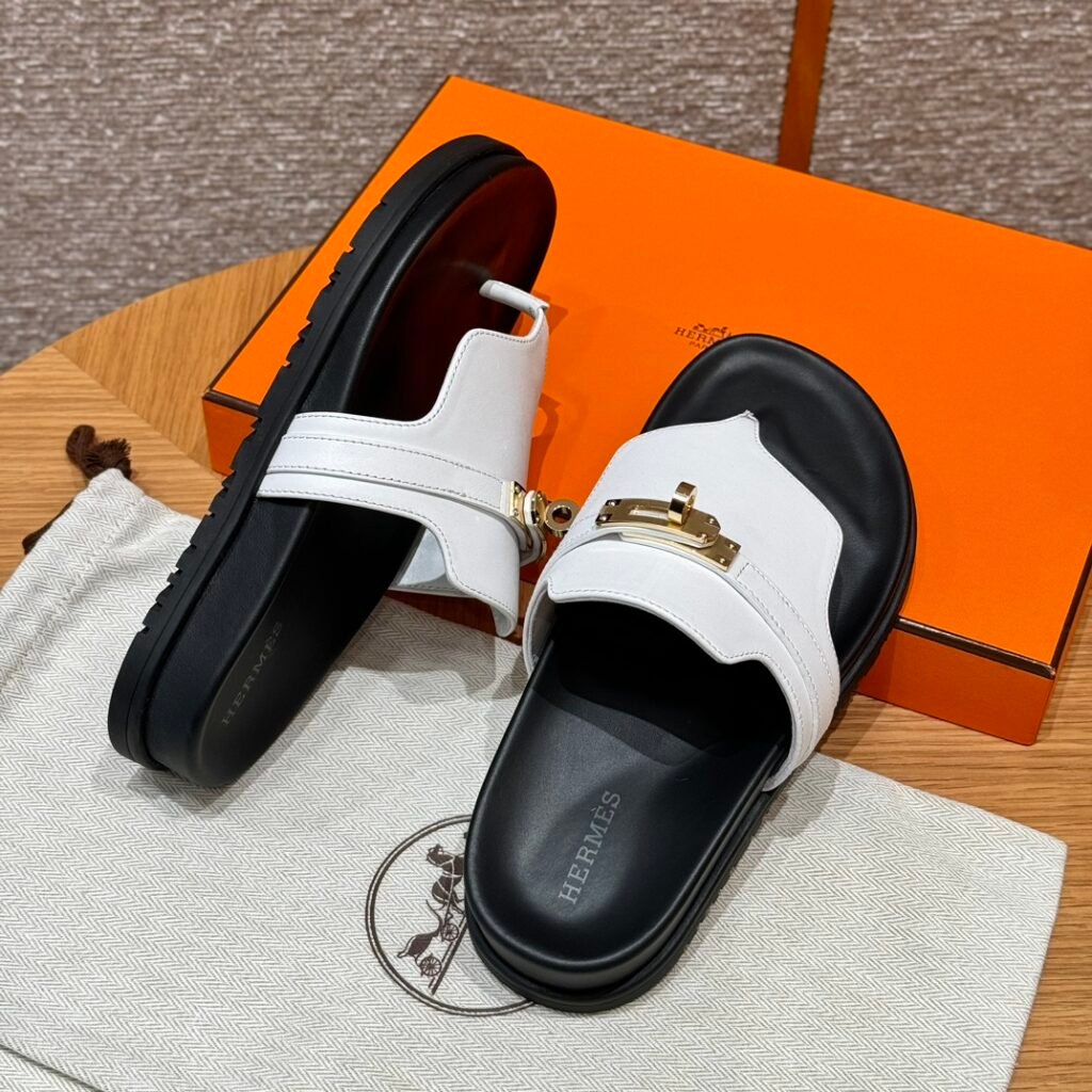 Hermès Unisex Sandals detail 1