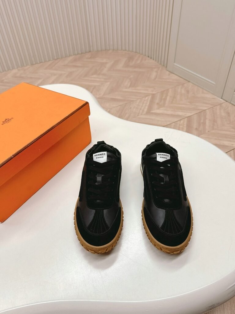 Hermès Unisex White Low-Top Sneakers detail 1