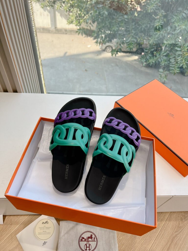 Hermès Unisex Sneakers detail 1