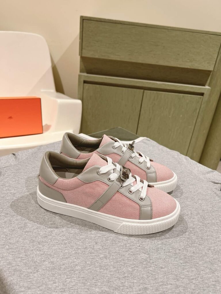 Hermès Unisex Sneakers detail 1