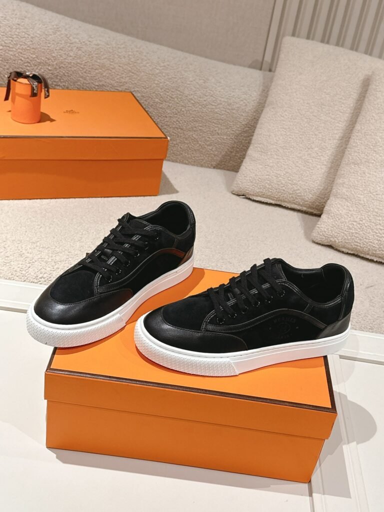 Hermès Unisex White Low-Top Sneakers detail 1