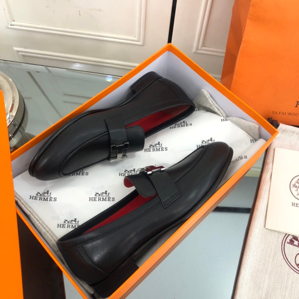 Hermès Unisex Loafers detail 1