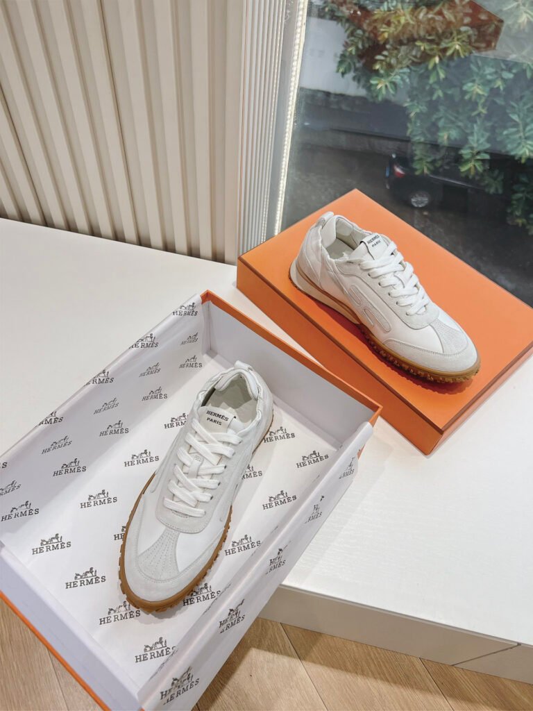 Hermès Unisex White Low-Top Sneakers detail 1