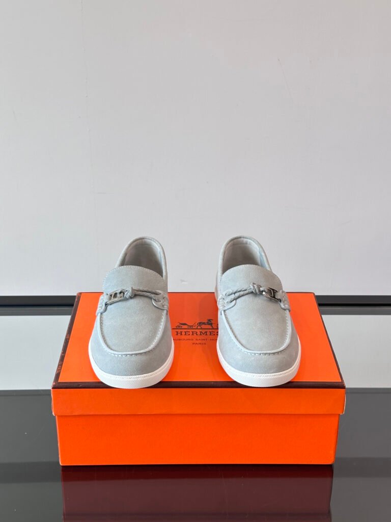 Hermès Unisex Loafers detail 1