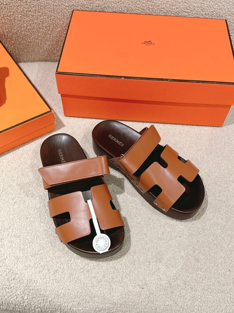 Hermès Unisex Slides detail 1