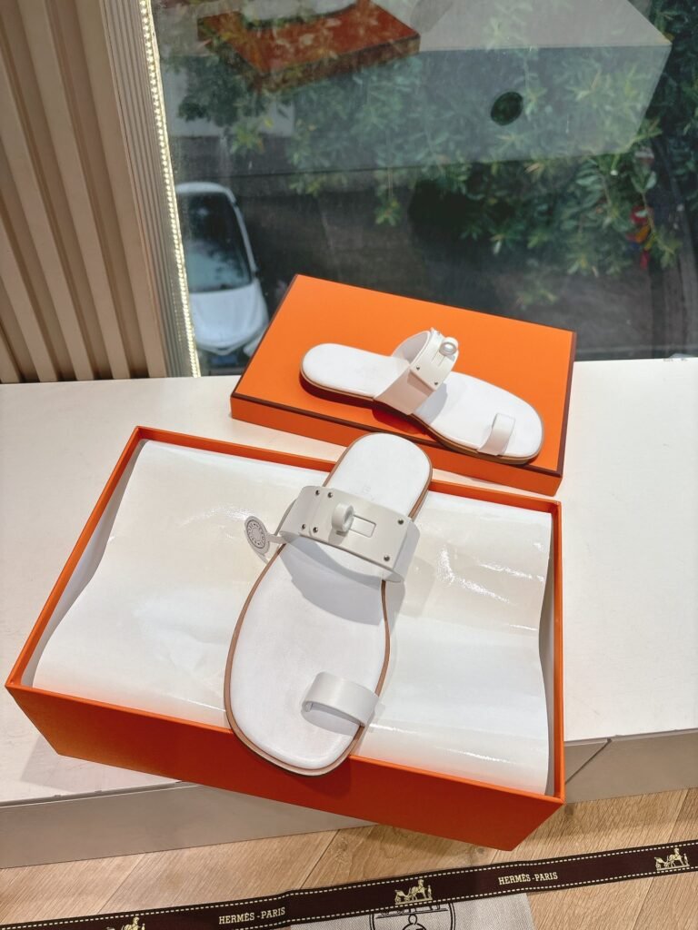 Hermès Unisex Sandals detail 1