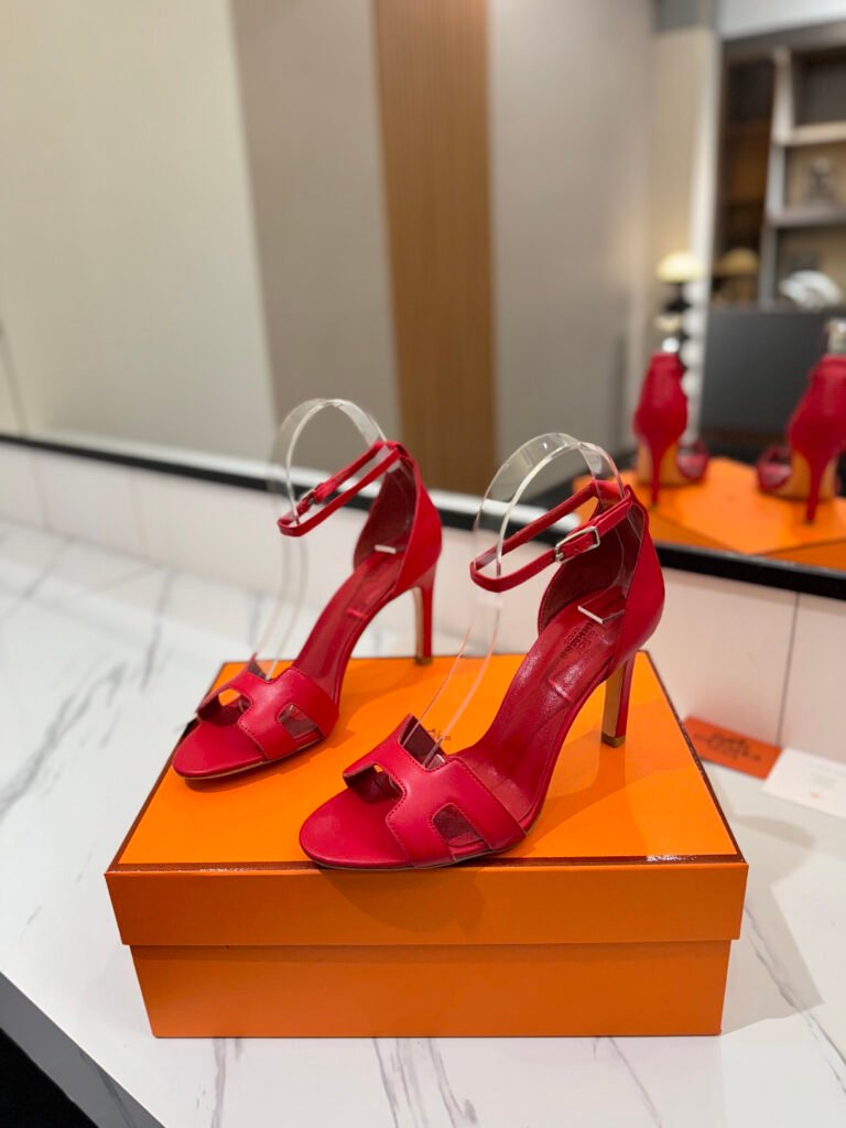 Hermès Women's High-Heel Pumps detail 1
