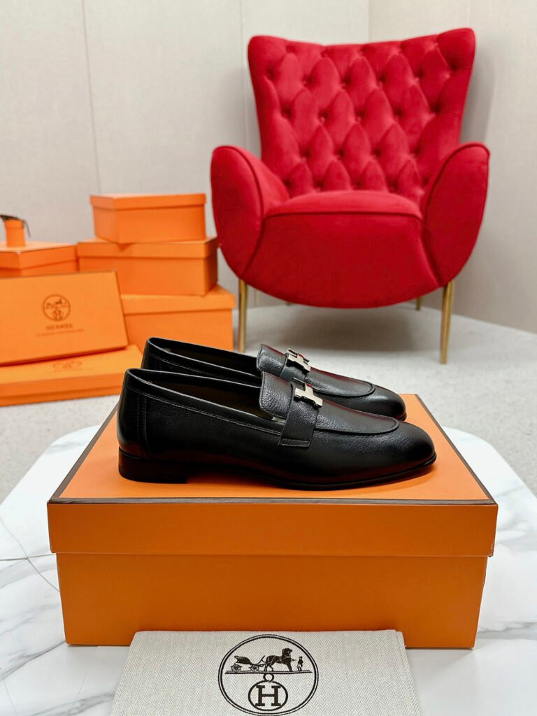 Hermès Unisex Loafers detail 1