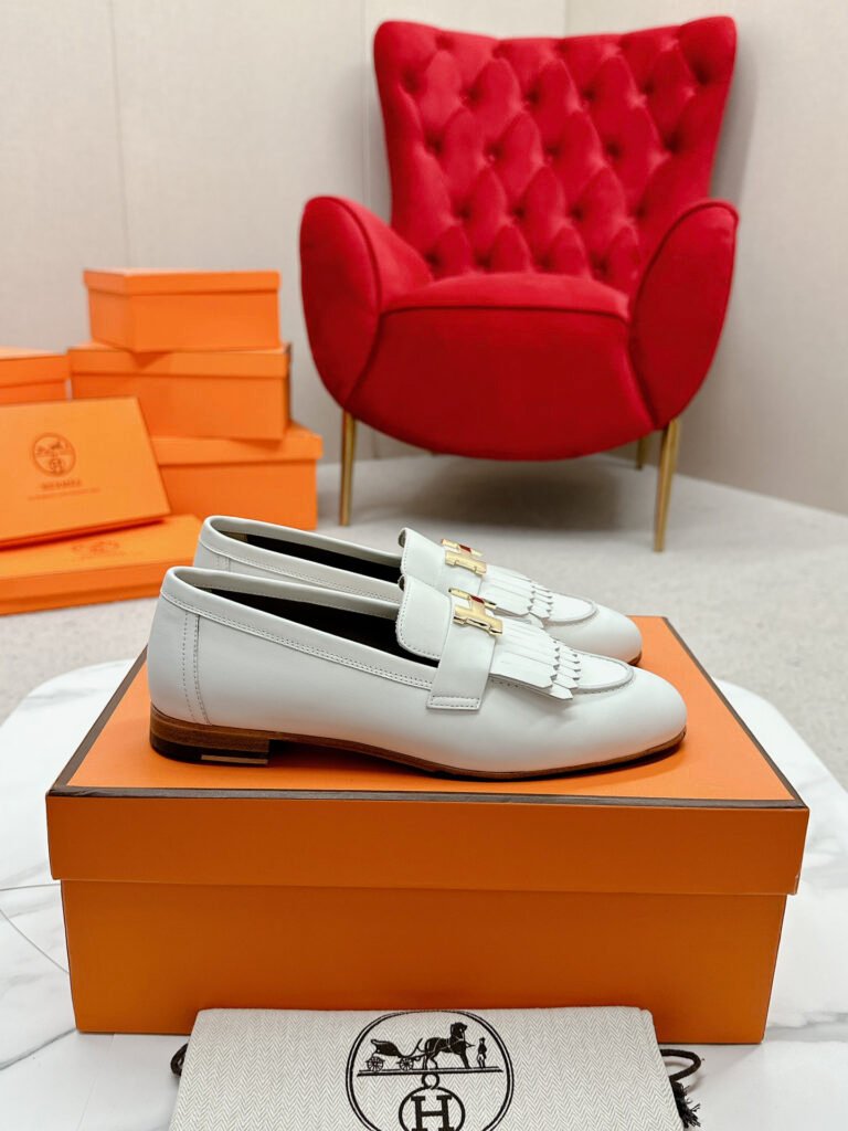 Hermès Unisex Loafers detail 1