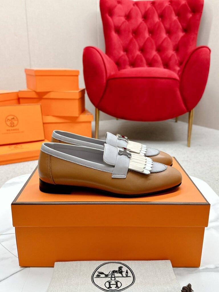 Hermès Unisex Loafers detail 1