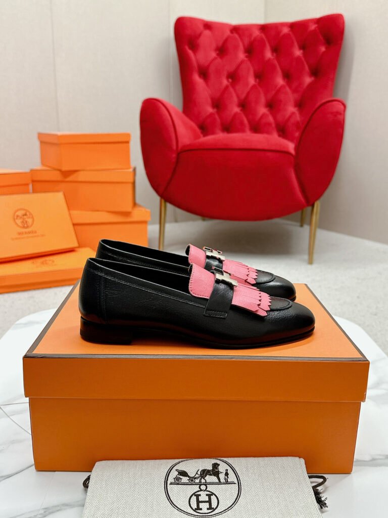 Hermès Unisex Loafers detail 1