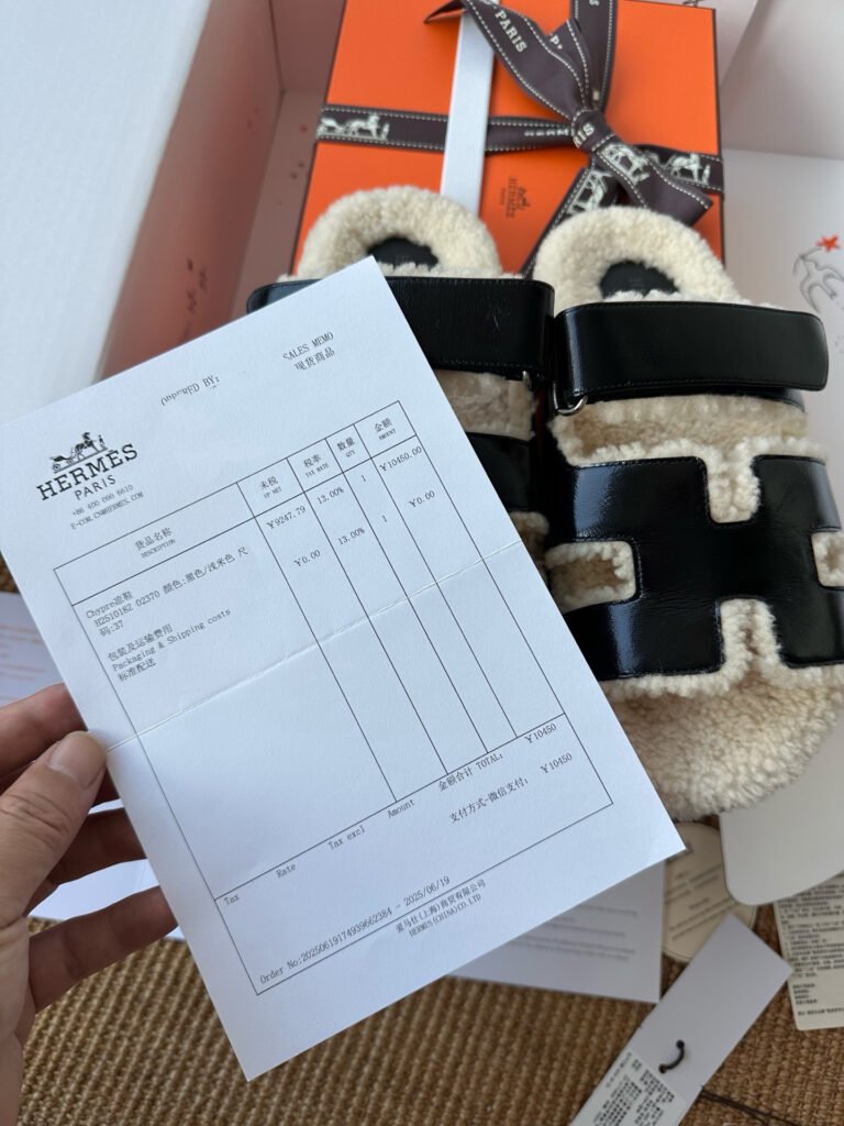 Hermès Unisex Shearling Shoes detail 1