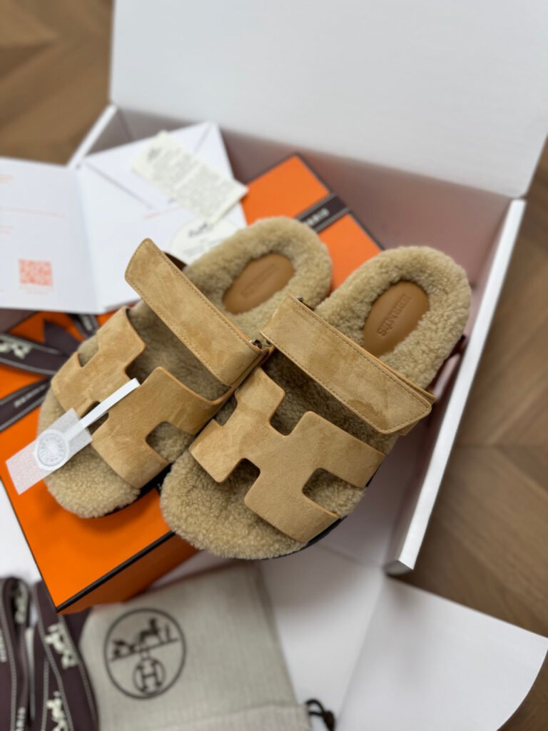 Hermès Unisex Shearling Shoes detail 1