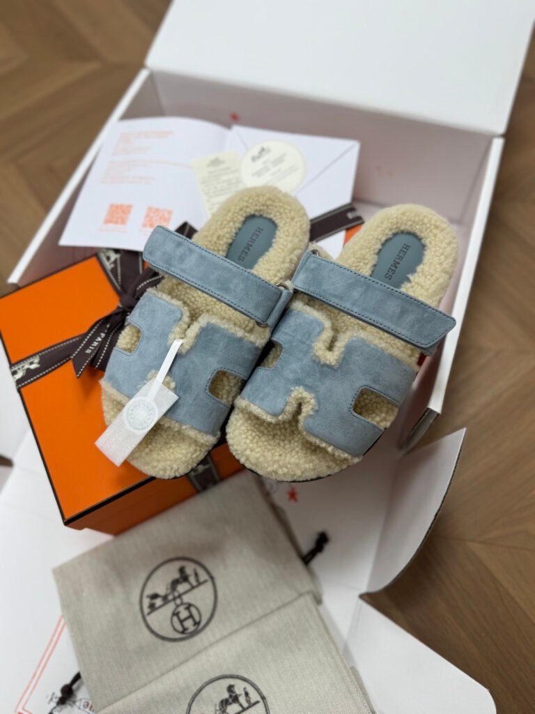 Hermès Unisex Shearling Shoes detail 1