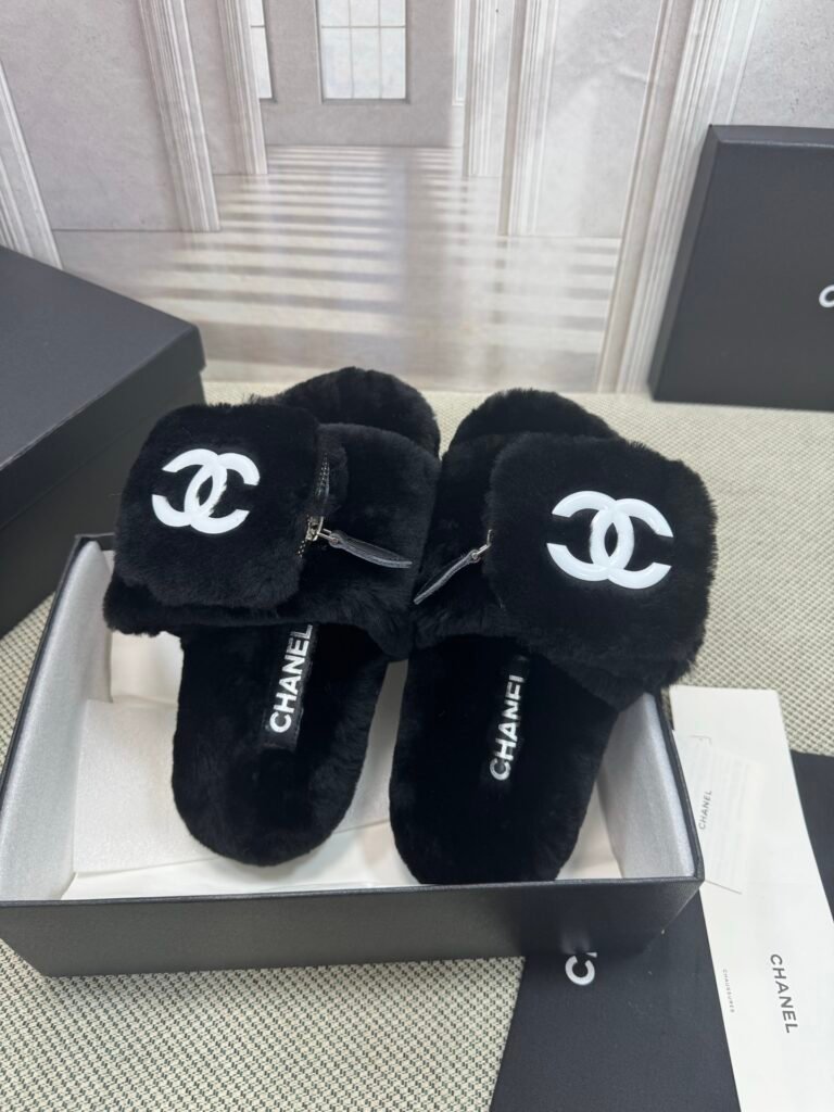 Chanel Unisex Shearling Shoes detail 1