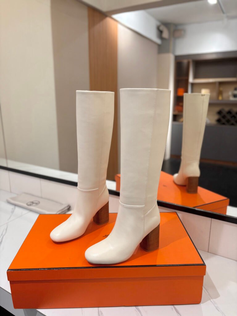 Hermès Unisex Boots detail 1