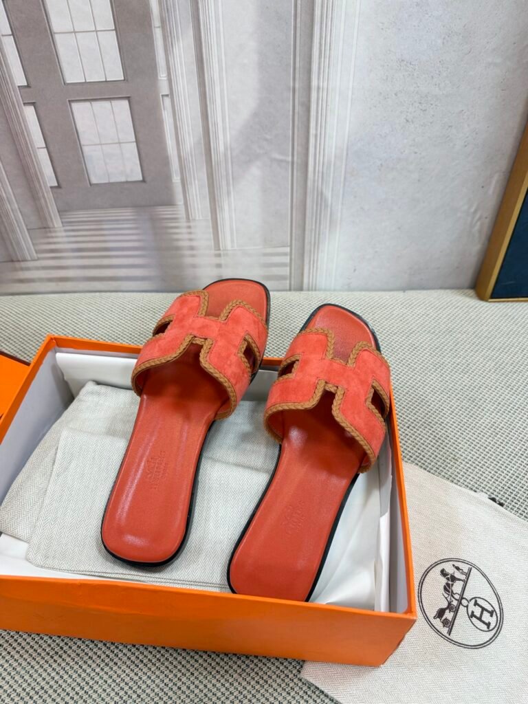 Hermès Unisex Slides detail 1
