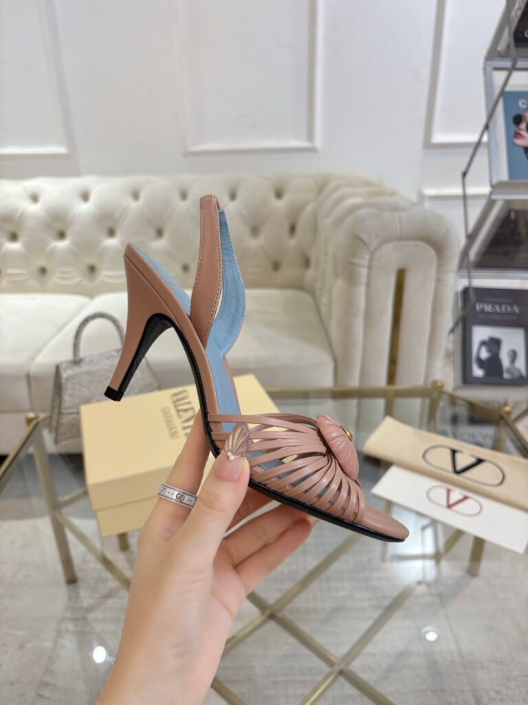 Valentino Garavani Women's High-Heel Pumps detail image 1