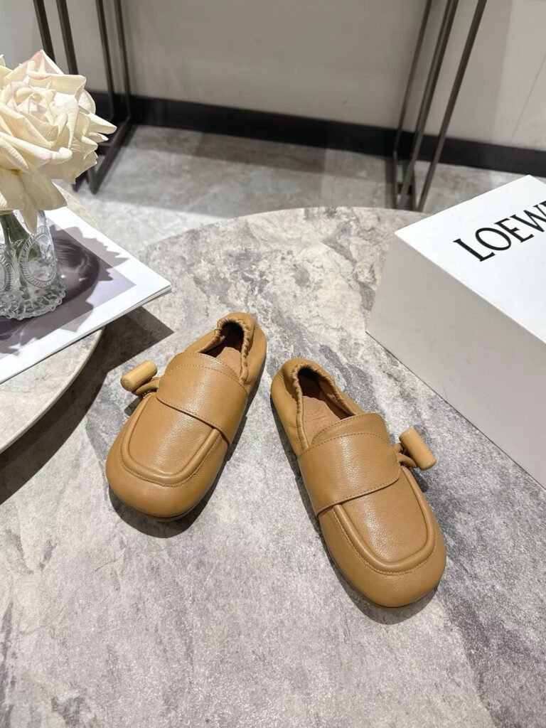 Loewe Unisex Sneakers detail 1