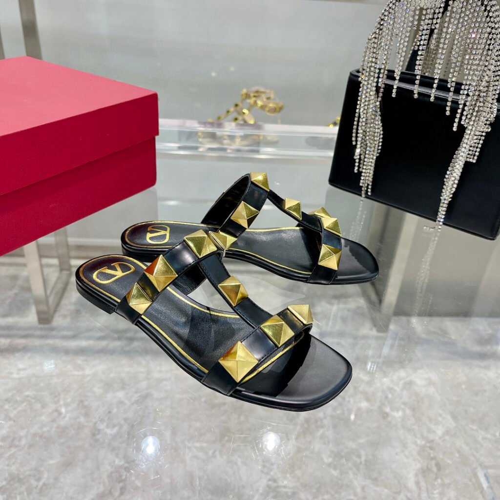 Valentino Garavani Unisex Slides detail 1