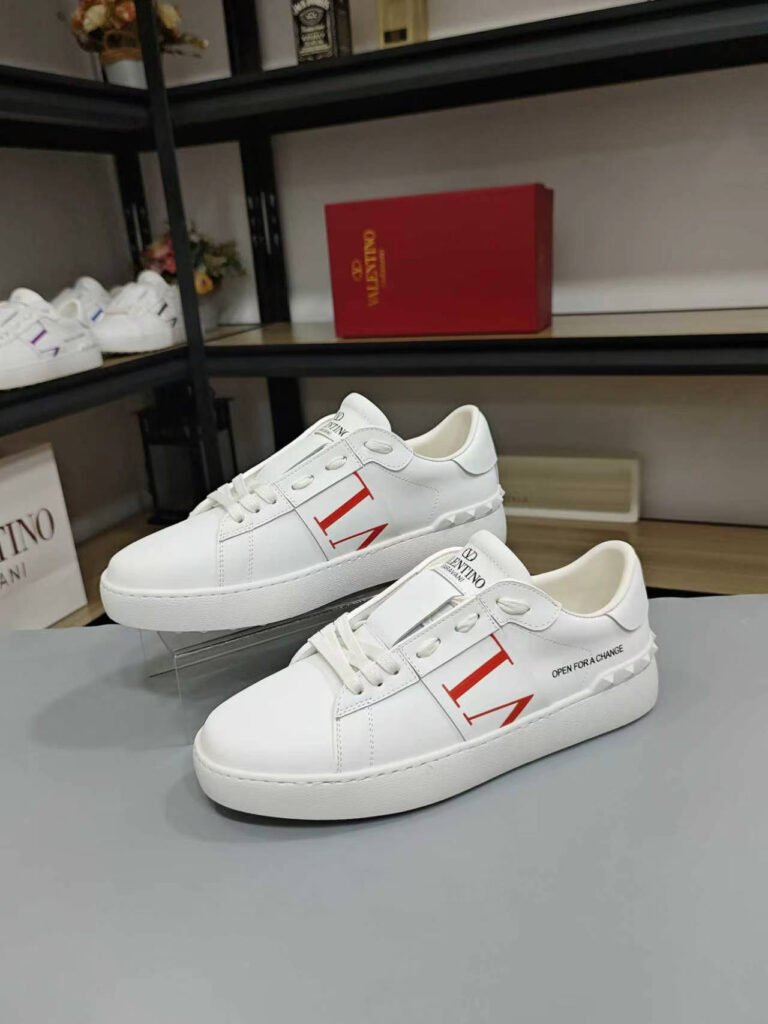 Valentino Garavani Unisex Sneakers detail 1