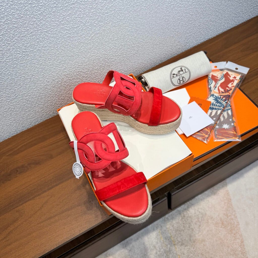 Hermès Unisex Slides detail 1