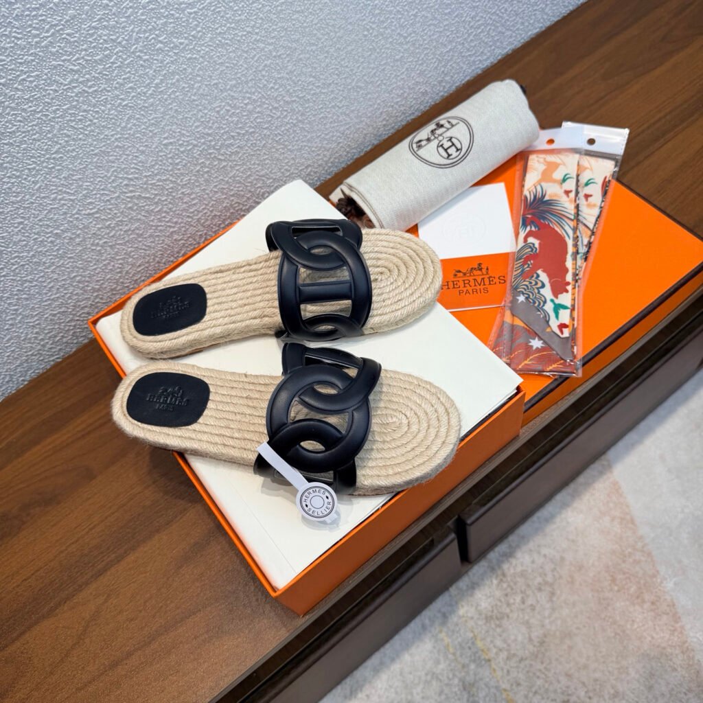 Hermès Unisex Slides detail 1