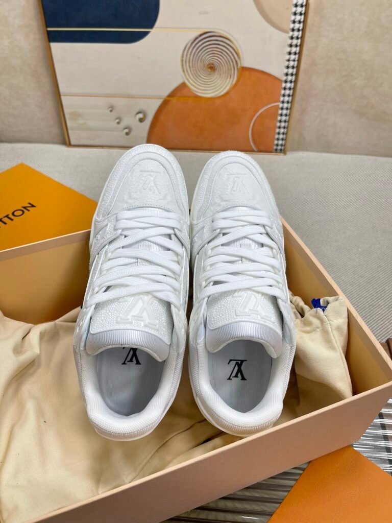Louis Vuitton Unisex Low-Top Sneakers detail image 1