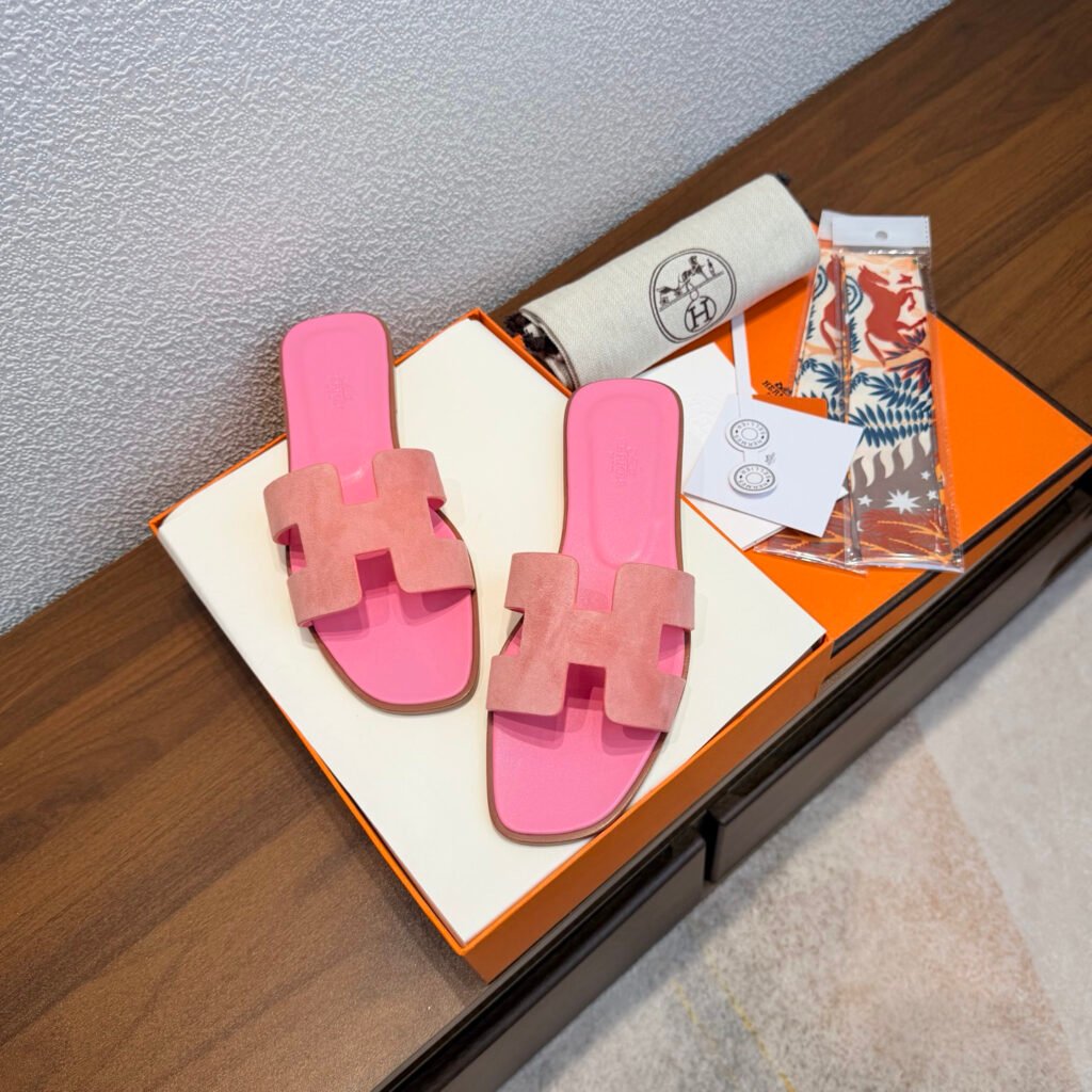 Hermès Unisex Slides detail 1