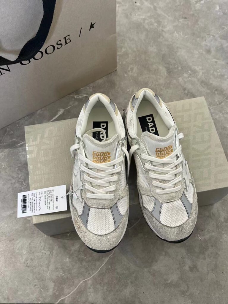 Golden Goose Unisex Athletic Sneakers detail 1