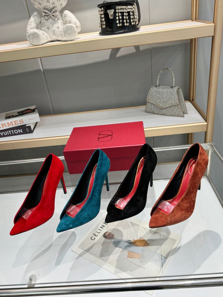 Valentino Garavani Women's High-Heel Pumps detail 1
