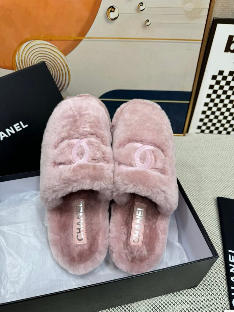Chanel Unisex Shearling Shoes detail image 1