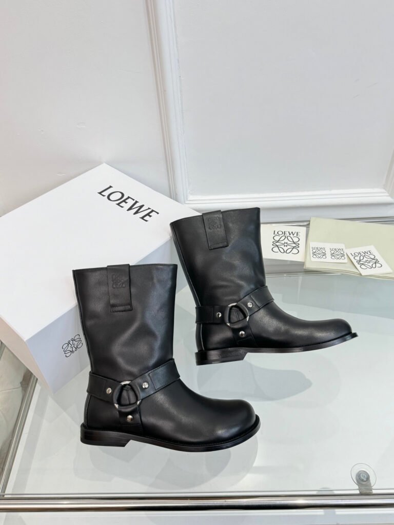 Loewe Unisex Sneakers detail 1
