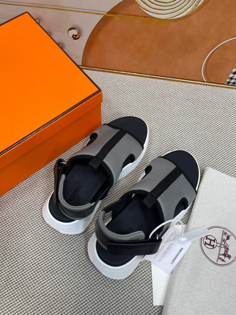 Hermès Unisex Slides detail 1