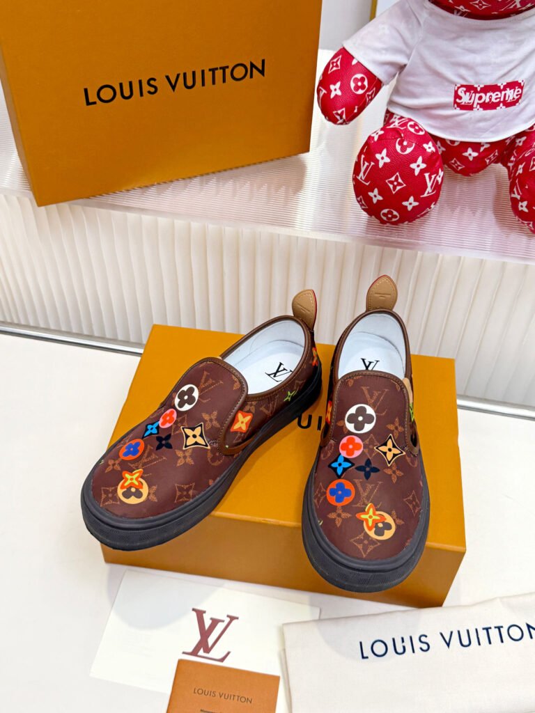Louis Vuitton Men's Sneakers detail image 1