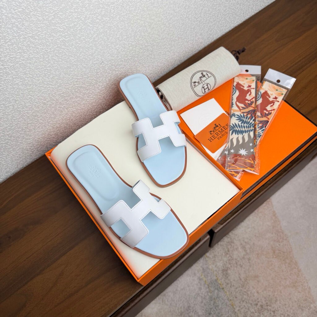 Hermès Unisex White & Pale Blue H-Strap Slides detail 1