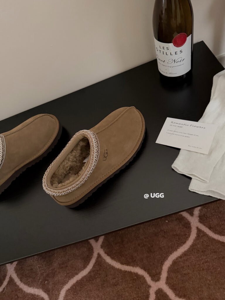 UGG Unisex Sneakers detail 1