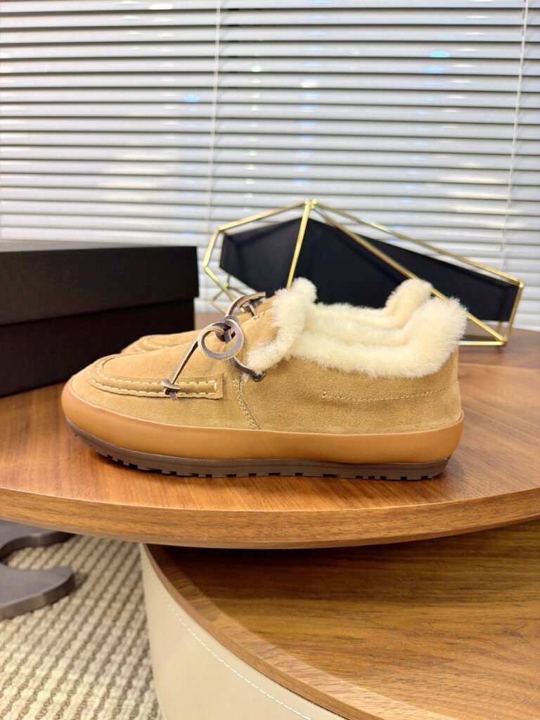 UGG Unisex Driving Loafers detail 1