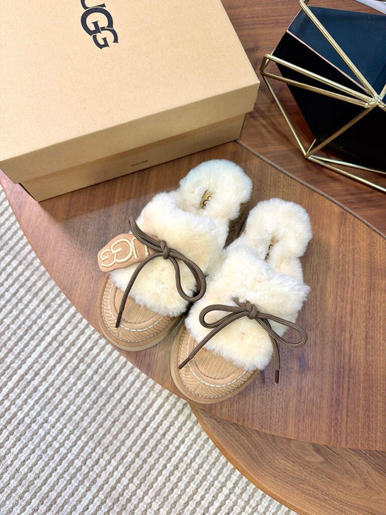 UGG Unisex Platform Sneakers detail 1
