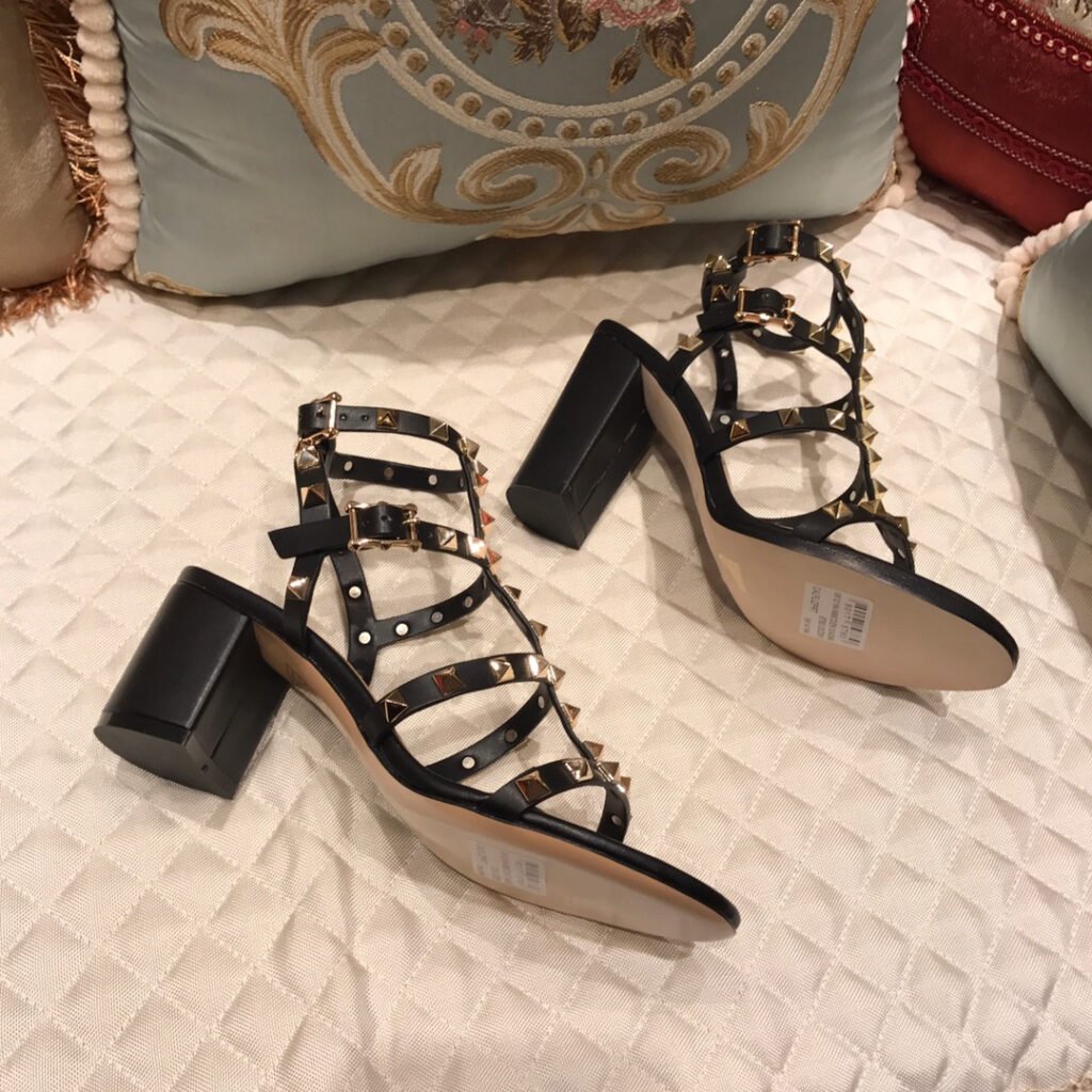 Valentino Garavani Unisex Sneakers detail 1