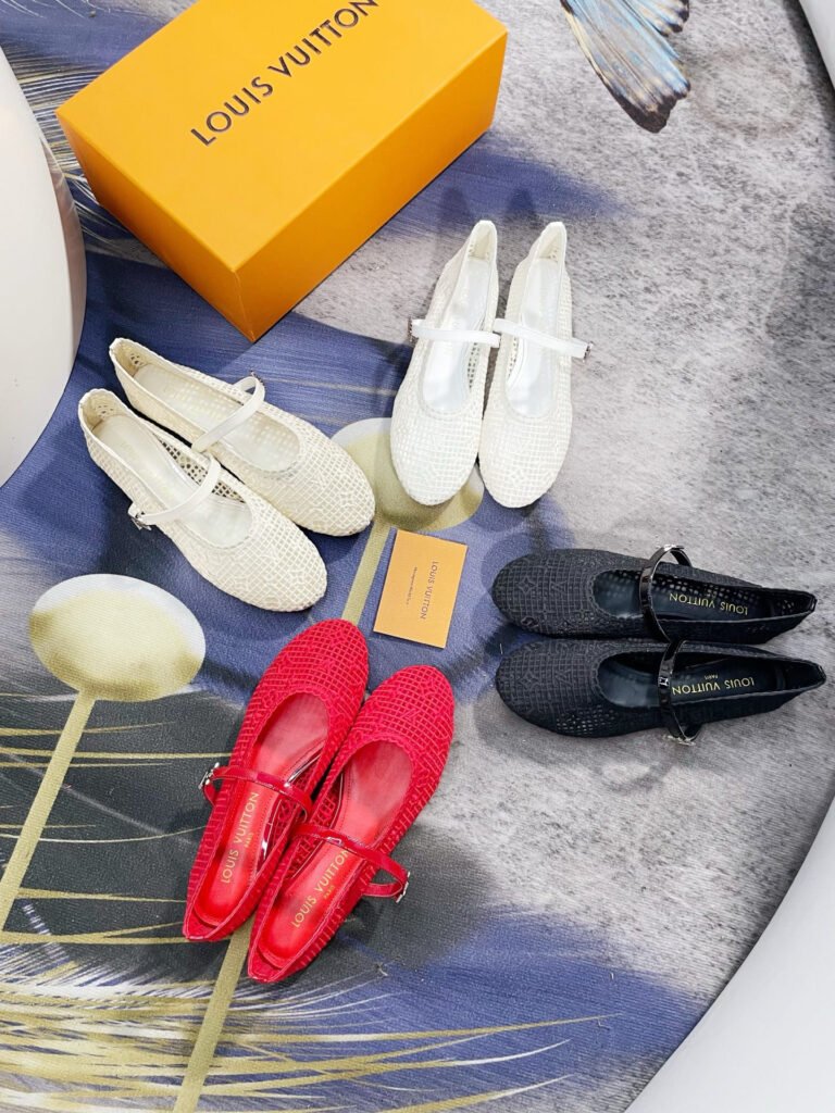 Louis Vuitton Unisex Sneakers detail image 1