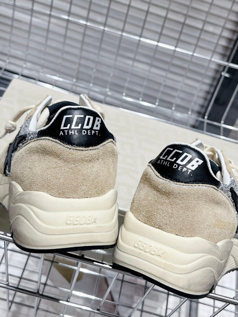 Golden Goose Unisex Sneakers detail 1