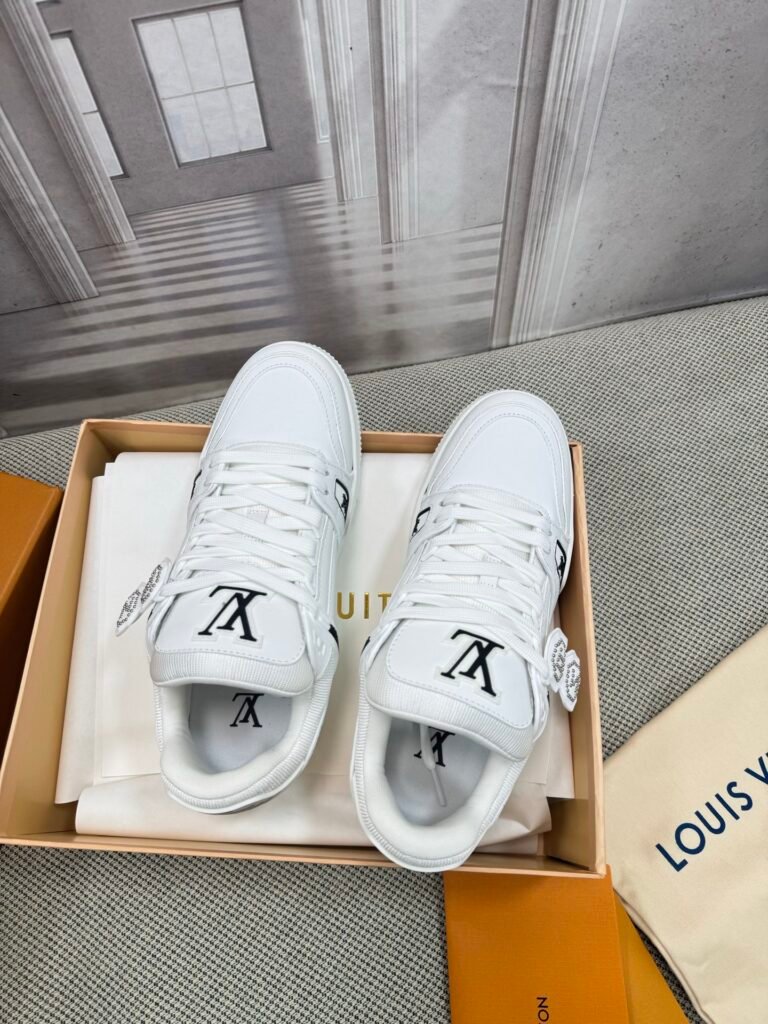 Louis Vuitton Unisex Basketball Sneakers detail image 1