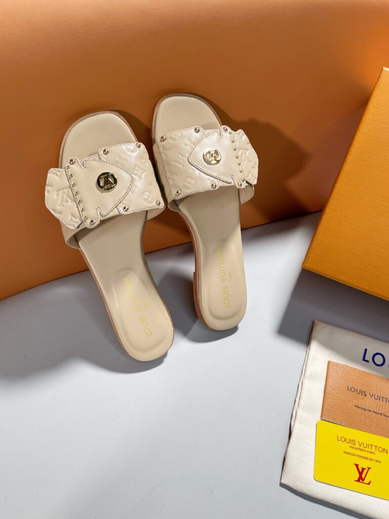Louis Vuitton Unisex Leather-Sole Shoes detail image 1