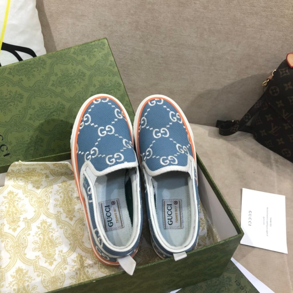 Gucci Unisex Loafers detail 1