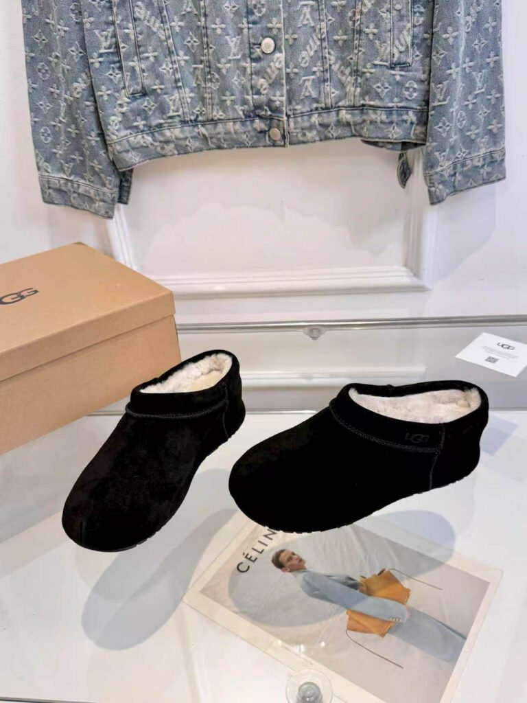 UGG Unisex Sneakers detail image 1