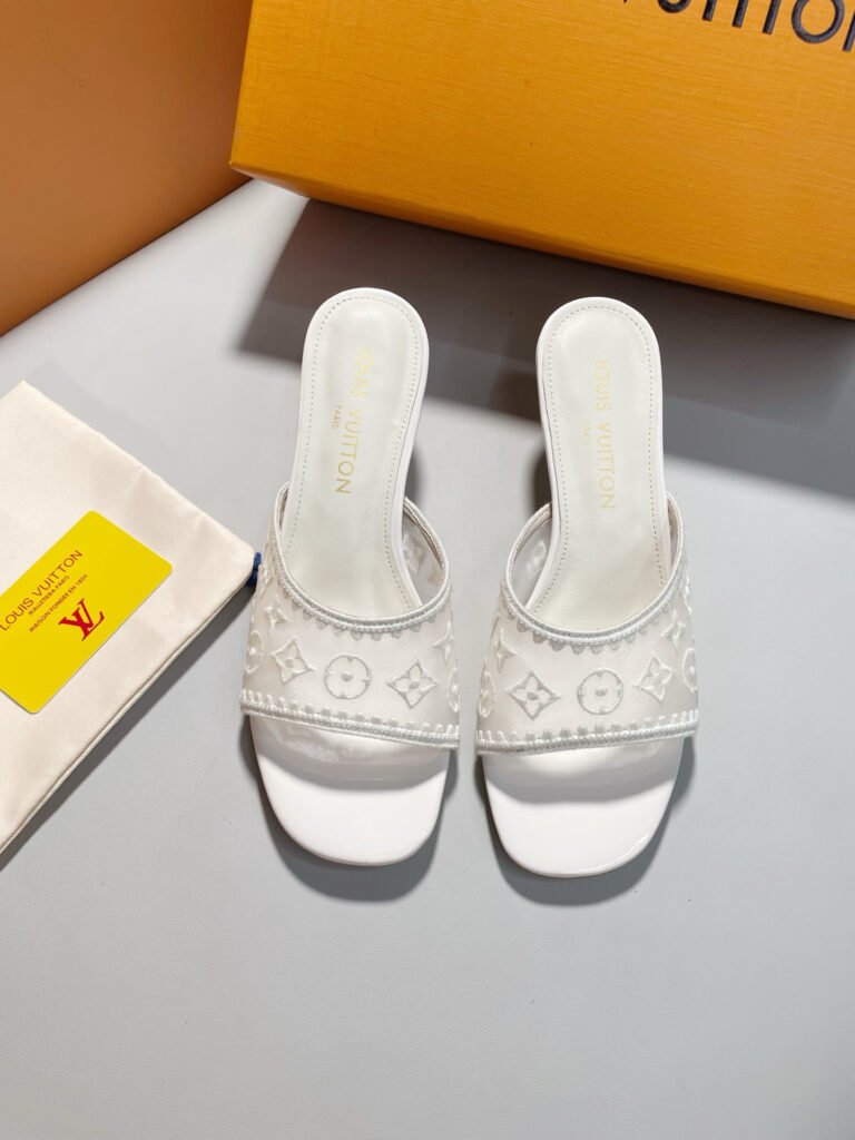 Louis Vuitton Unisex Leather-Sole Shoes detail image 1